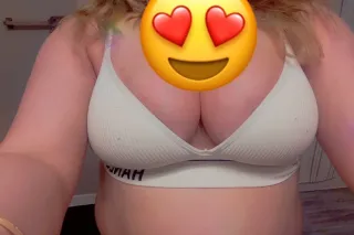 cute petite blonde babe 😍🥵OUTC... - Image 1